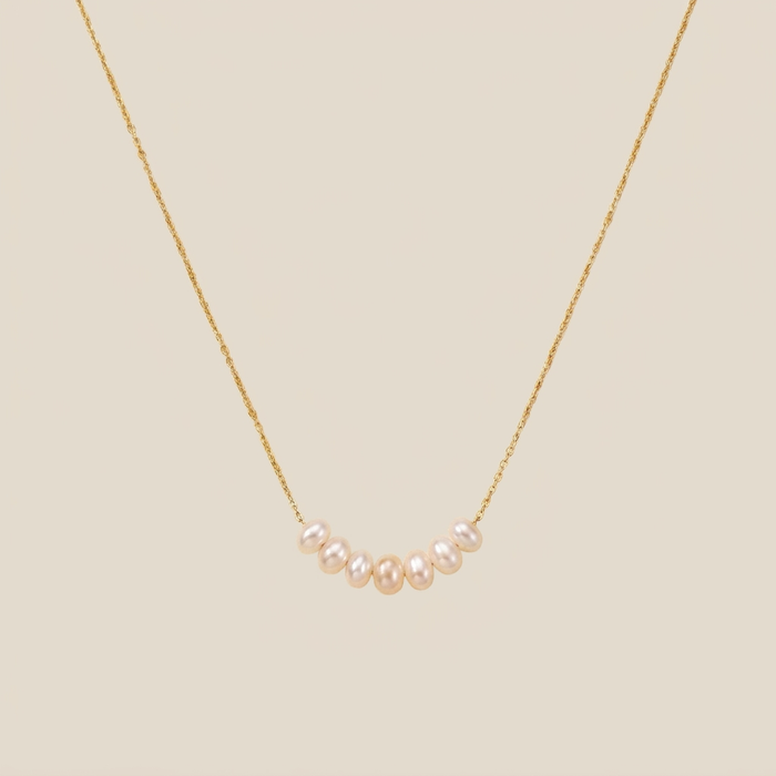 Fealty necklace pearl